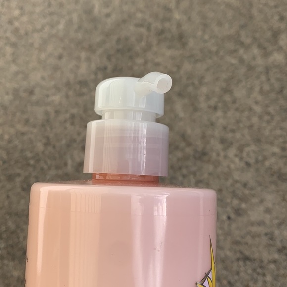 Pink Coco pineapple lotion! - Picture 5 of 5